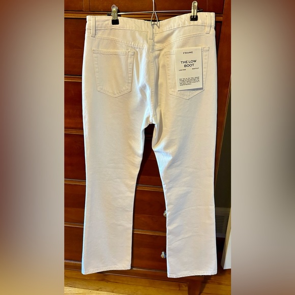 FRAME “The Low Boot” White Jeans - Picture 4 of 9